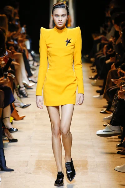 Look 19